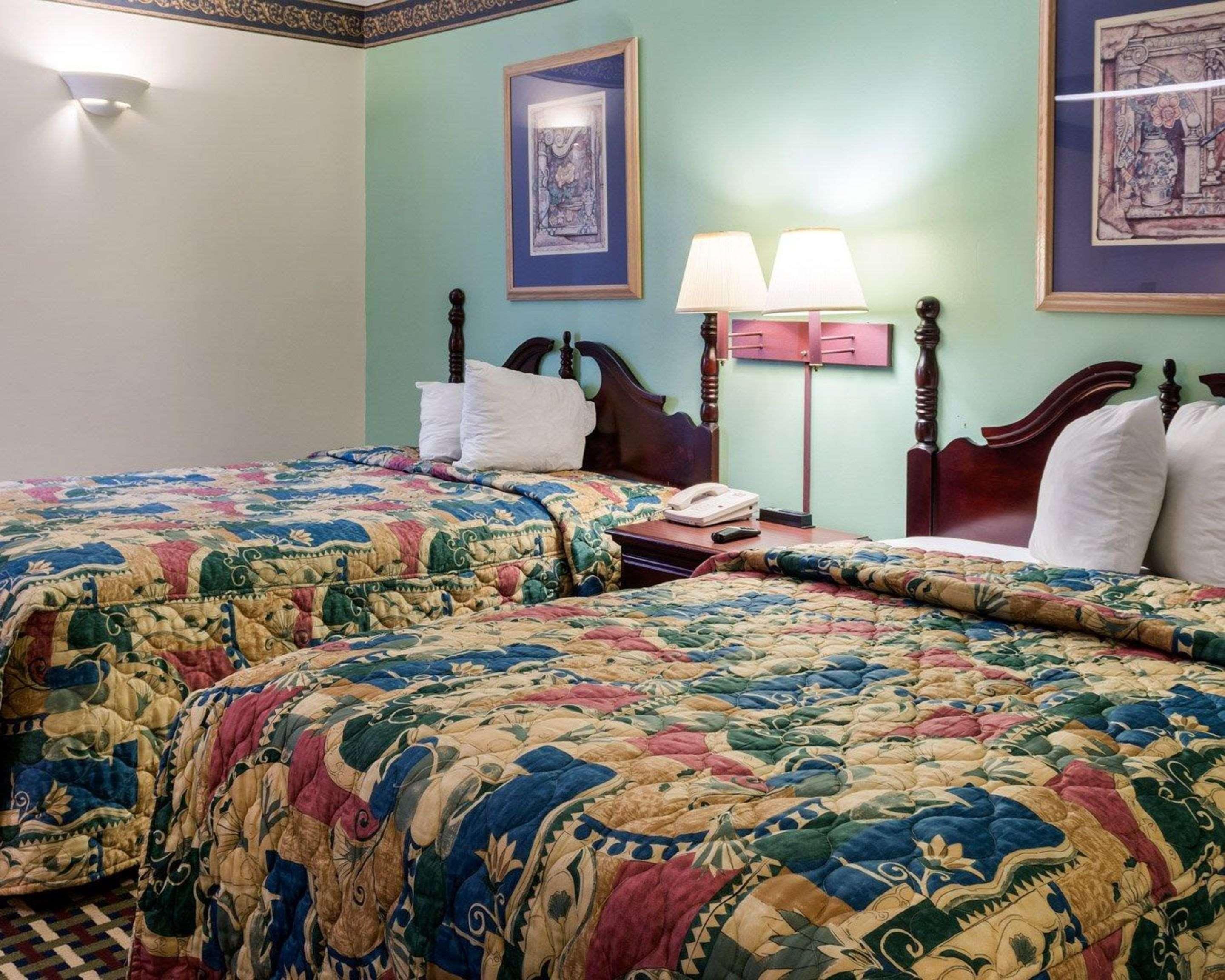 Econo Lodge Near Fort Gregg-Adams I-295 Хопуэлл Экстерьер фото