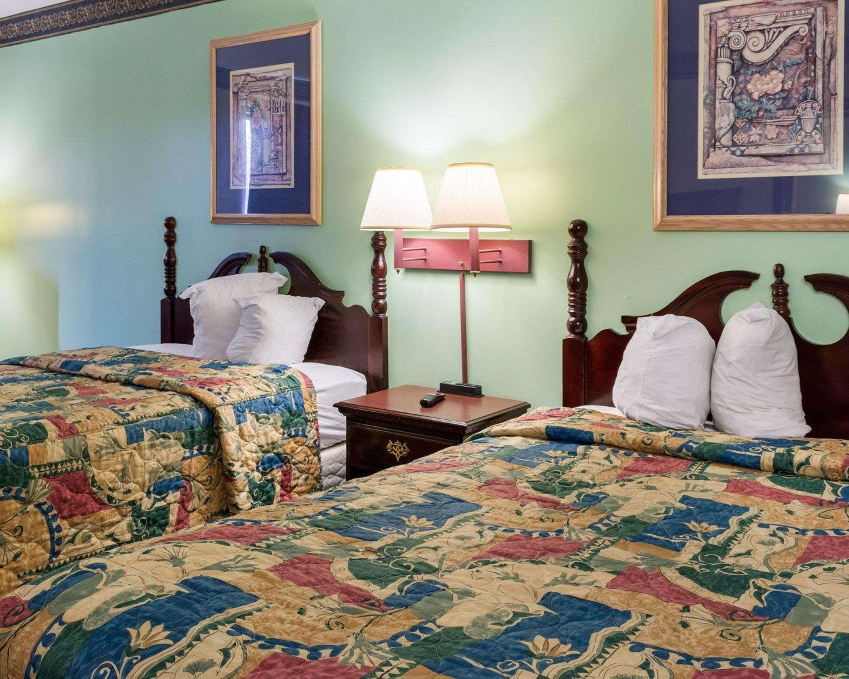 Econo Lodge Near Fort Gregg-Adams I-295 Хопуэлл Экстерьер фото