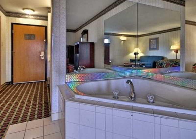 Econo Lodge Near Fort Gregg-Adams I-295 Хопуэлл Экстерьер фото