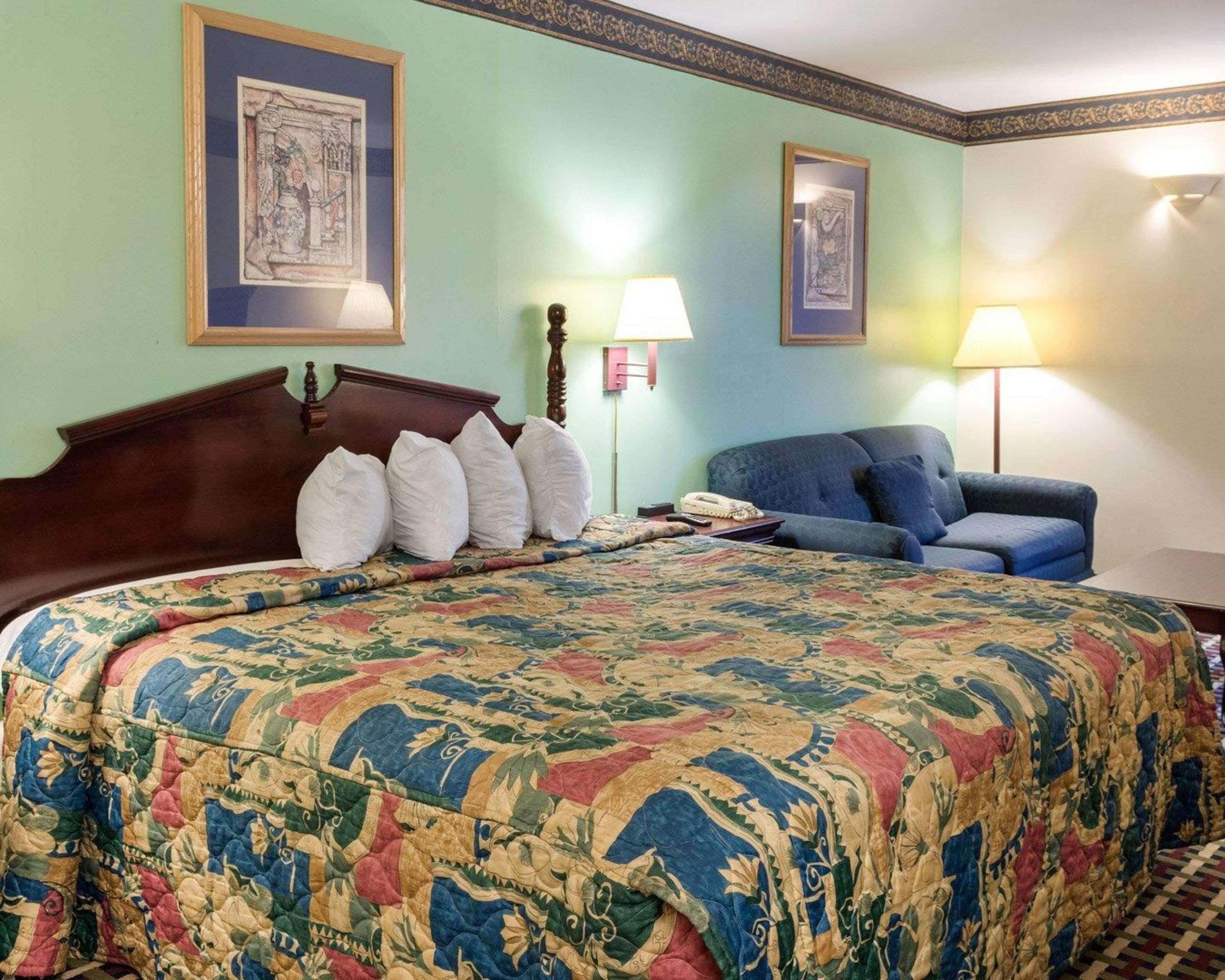 Econo Lodge Near Fort Gregg-Adams I-295 Хопуэлл Экстерьер фото